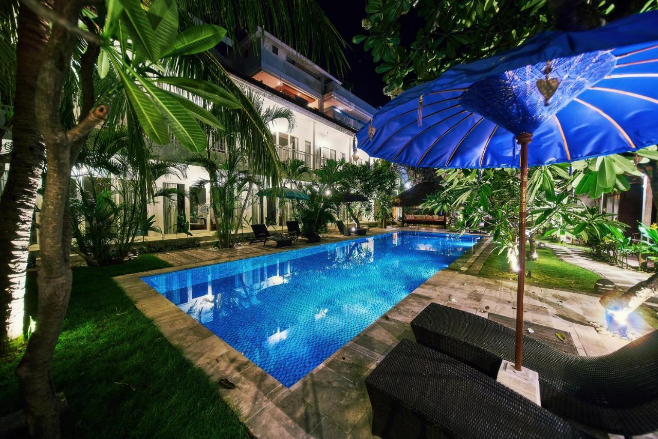 Easy Surf Camp Hotel Kuta  Exterior photo