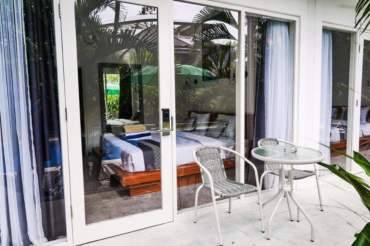 Easy Surf Camp Hotel Kuta  Exterior photo
