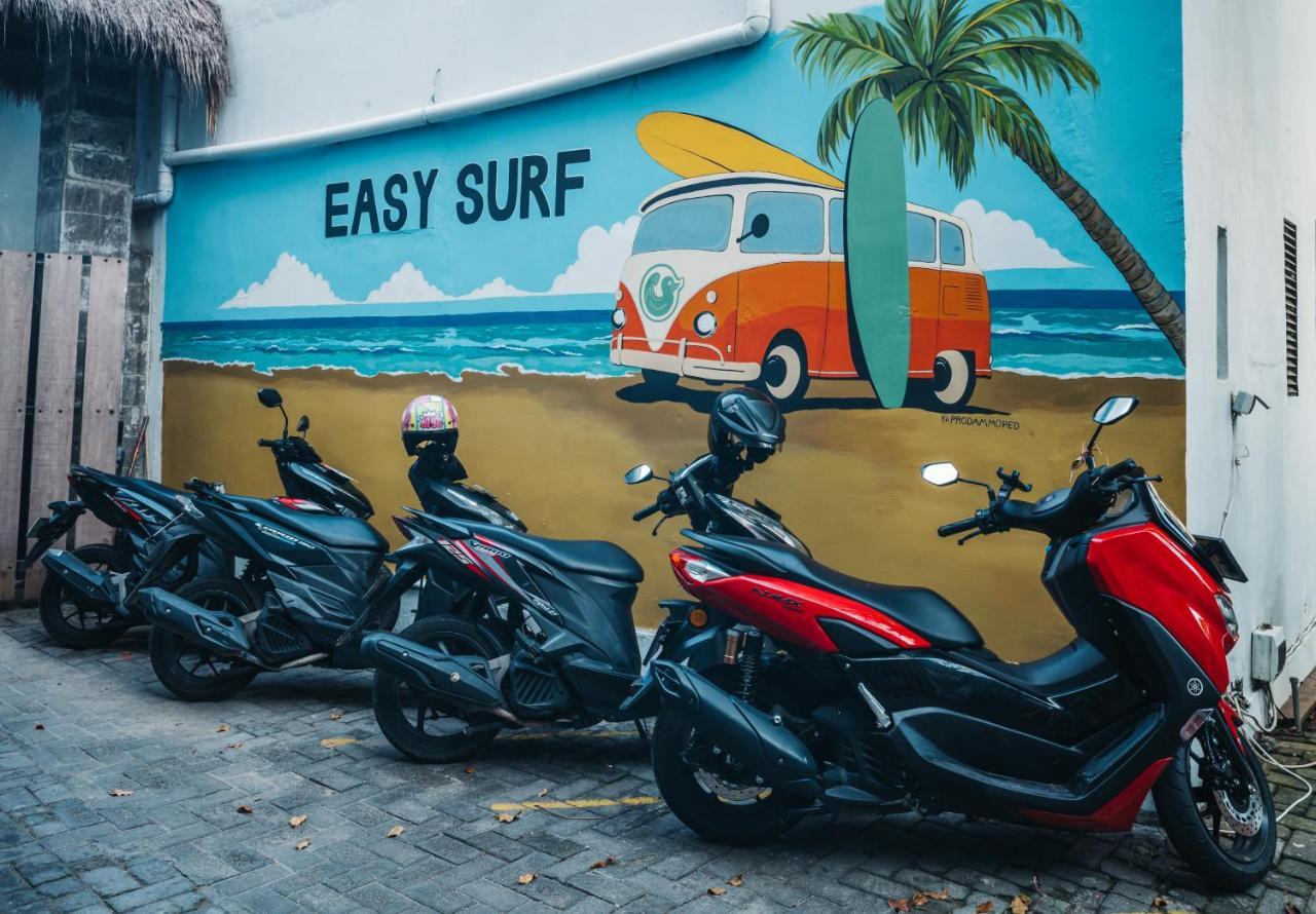 Easy Surf Camp Hotel Kuta  Exterior photo