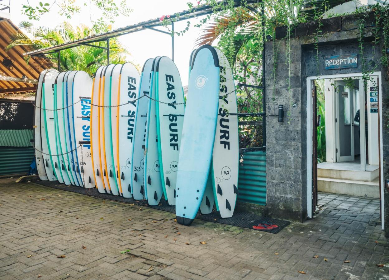 Easy Surf Camp Hotel Kuta  Exterior photo